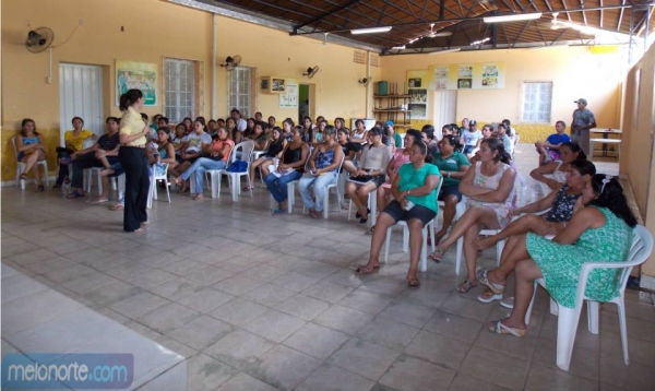 Secretária do Trabalho e Assistência Social realiza primeira reunião com Coordenadores e funcionários da Secretaria em 2014. - Imagem 12