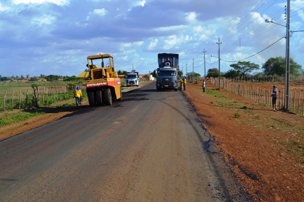 Obras de pavimentação do bairro Fripisa são retomadas