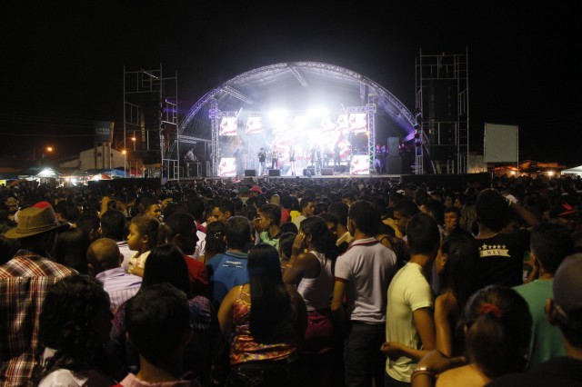 Show e momento de fé nos festejos de São Miguel Arcanjo - Imagem 42