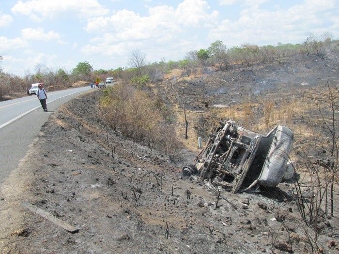 Quatro Lagoinhense Morre em um Acidente de transito na BR 316   - Imagem 11