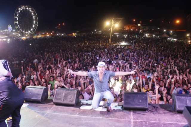 Show e momento de fé nos festejos de São Miguel Arcanjo - Imagem 36