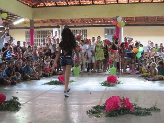 Unidade E. Evaristo Reis Faz Desfile em homenagem ao dia das Crianças - Imagem 2