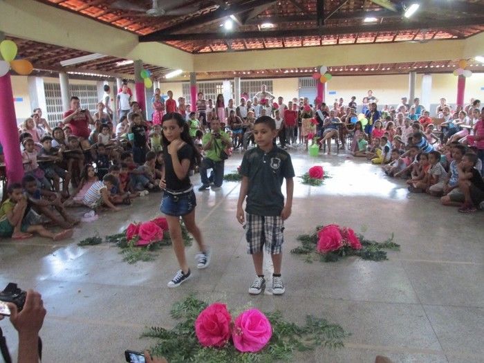 Unidade E. Evaristo Reis Faz Desfile em homenagem ao dia das Crianças - Imagem 9
