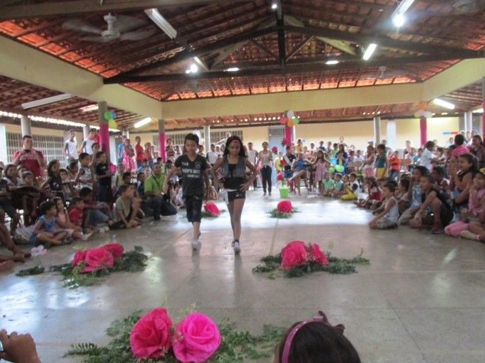 Unidade E. Evaristo Reis Faz Desfile em homenagem ao dia das Crianças - Imagem 12
