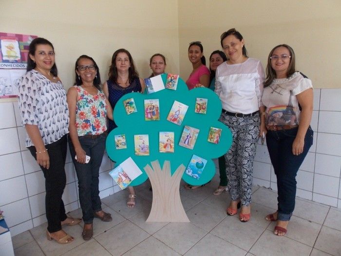 Professora executa Projeto e realiza a I Semana da Leitura - Imagem 66