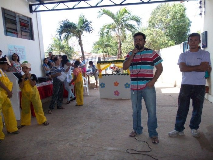 Professora executa Projeto e realiza a I Semana da Leitura - Imagem 121