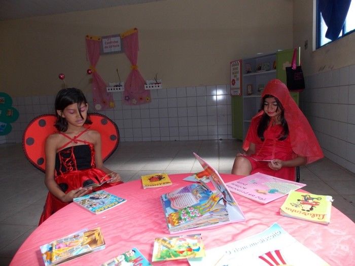 Professora executa Projeto e realiza a I Semana da Leitura - Imagem 39