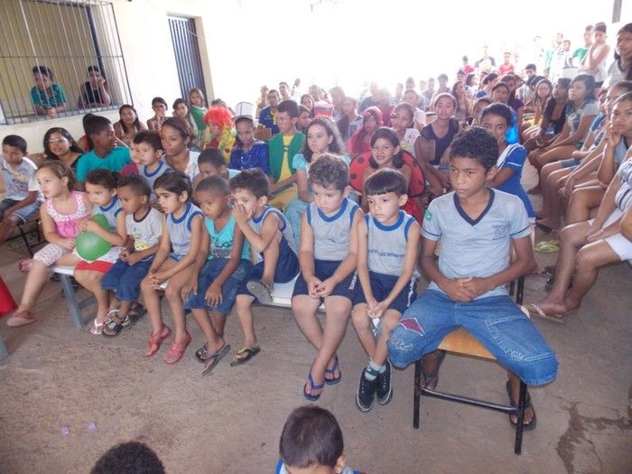 Professora executa Projeto e realiza a I Semana da Leitura - Imagem 153