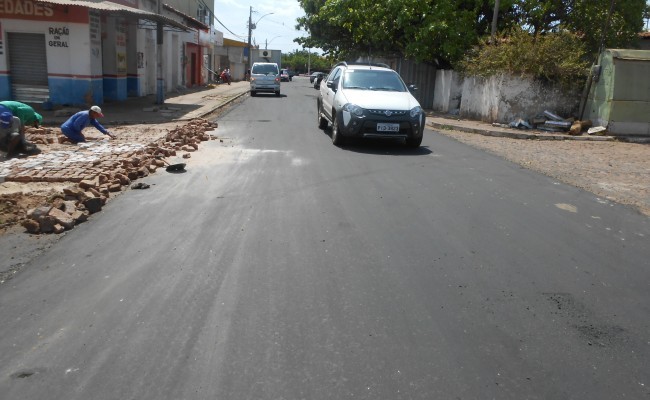 Empresa VIATEC conclui asfaltamento da Rua Joaquim Sampaio Castelo Branco - Imagem 2