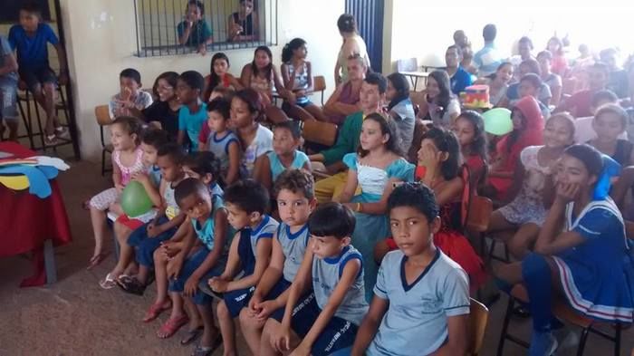 Professora executa Projeto e realiza a I Semana da Leitura - Imagem 12