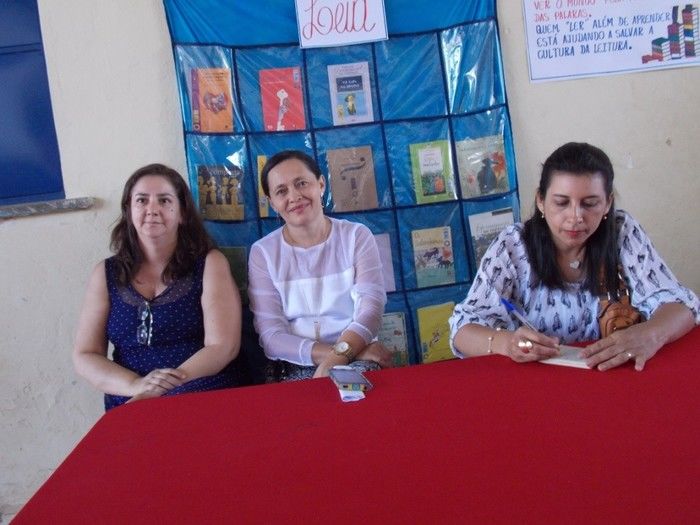 Professora executa Projeto e realiza a I Semana da Leitura - Imagem 84