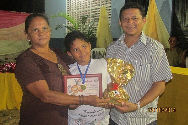 Condecoração dos Dez Melhores Alunos da Olimpíada de Matemática Municipal  - Imagem 24