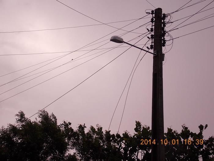 Chuva com ventania provoca danos em diversos pontos da cidade - Imagem 9