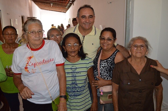 Prefeito Bernildo Val participa de café da manhã com idosos em Buriti dos Lopes - Imagem 1