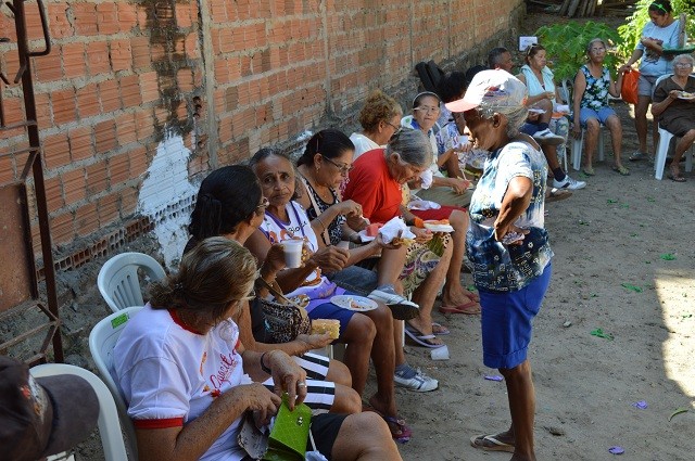 Prefeito Bernildo Val participa de café da manhã com idosos em Buriti dos Lopes - Imagem 5