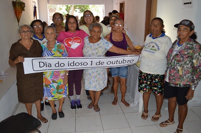 Prefeito Bernildo Val participa de café da manhã com idosos em Buriti dos Lopes - Imagem 3