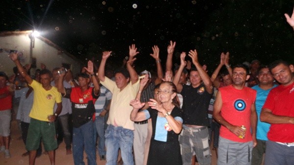 Prefeita Lucia Lacerda comanda reunião pró-Dilma no bairro Vila Nova - Imagem 5