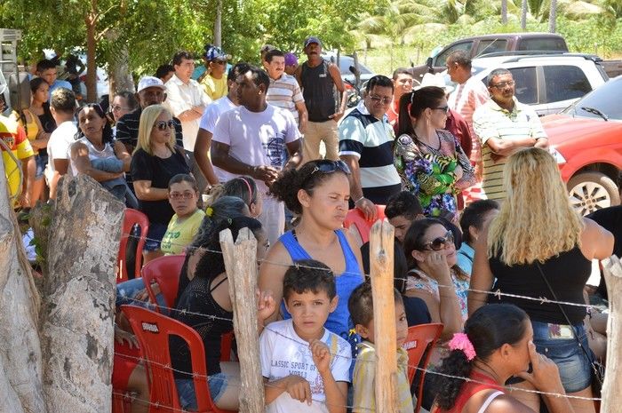 Prefeito Bernildo Val inaugura estrada com grande festa na zona rural de Buriti dos Lopes - Imagem 18