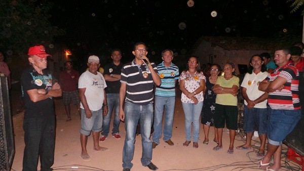 Prefeita Lucia Lacerda comanda reunião pró-Dilma no bairro Vila Nova - Imagem 8