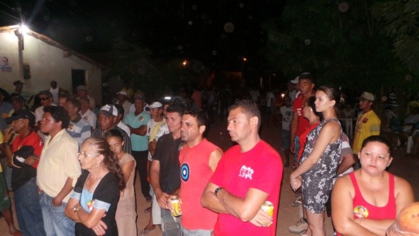 Prefeita Lucia Lacerda comanda reunião pró-Dilma no bairro Vila Nova - Imagem 4