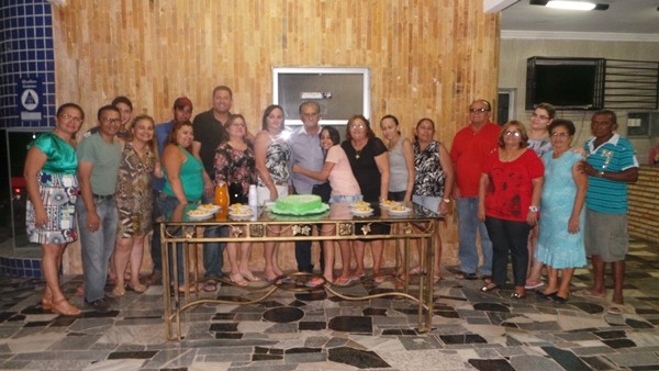 Dr. João Lacerda ganha festa surpresa - Imagem 5