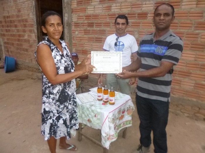Moradores da Comunidade Barracão recebem certificados de Curso realizado pela EMATER  - Imagem 5