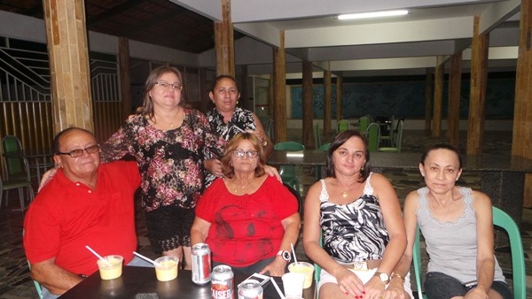 Dr. João Lacerda ganha festa surpresa - Imagem 7