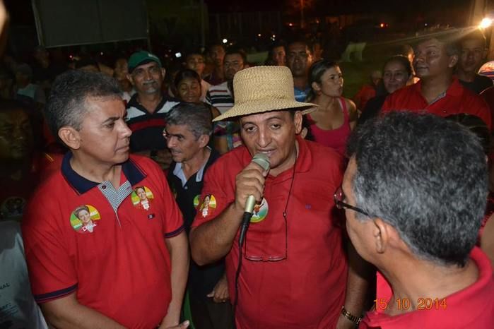 Prefeito Zé Resende faz caminhada em prol da Campanha da reeleição de Dilma unindo adversários - Imagem 7