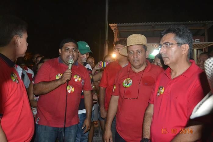 Prefeito Zé Resende faz caminhada em prol da Campanha da reeleição de Dilma unindo adversários - Imagem 5