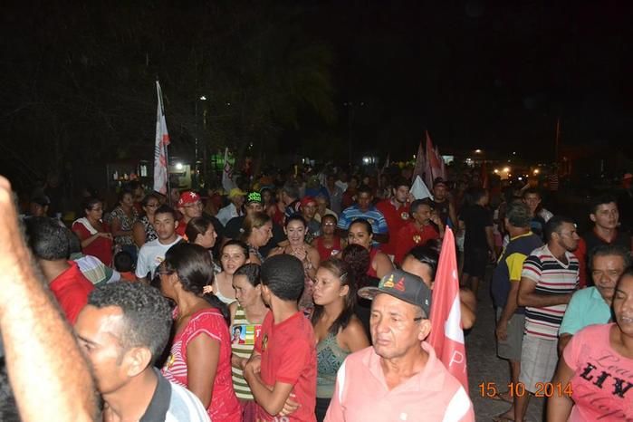 Prefeito Zé Resende faz caminhada em prol da Campanha da reeleição de Dilma unindo adversários - Imagem 2