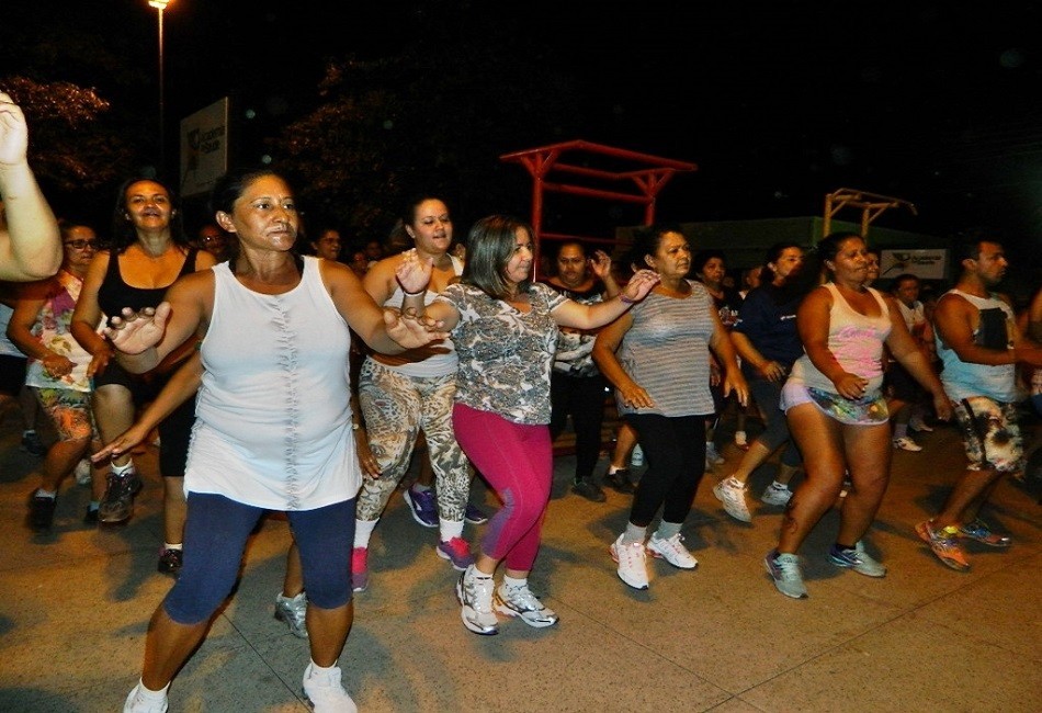 Prefeita participa de atividades em Academia de Saúde