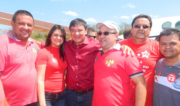 Prefeita Paula Araujo participa de evento politico em prol da candidatura de Dilma Roussef - Imagem 11