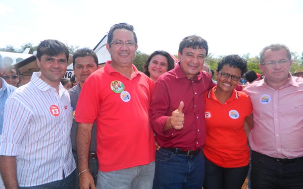 Prefeita Paula Araujo participa de evento politico em prol da candidatura de Dilma Roussef - Imagem 7