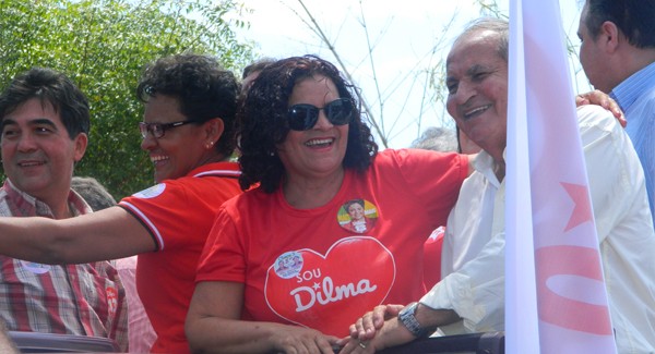 Prefeita Paula Araujo participa de evento politico em prol da candidatura de Dilma Roussef - Imagem 3