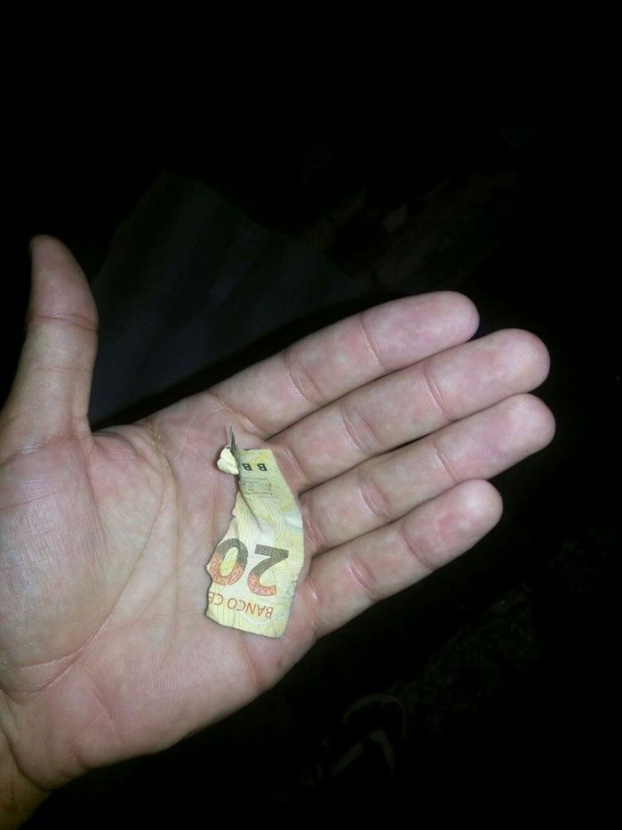 Bando explode agência do Bradesco e levam cerca de R$ 40 mil em São Félix do Piauí - Imagem 4