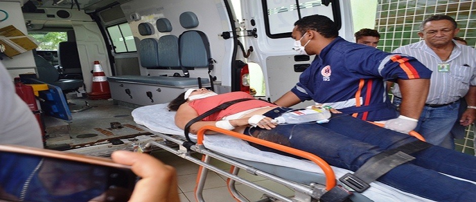 Homem mata professora e aplica oito facadas na sua ex-esposa