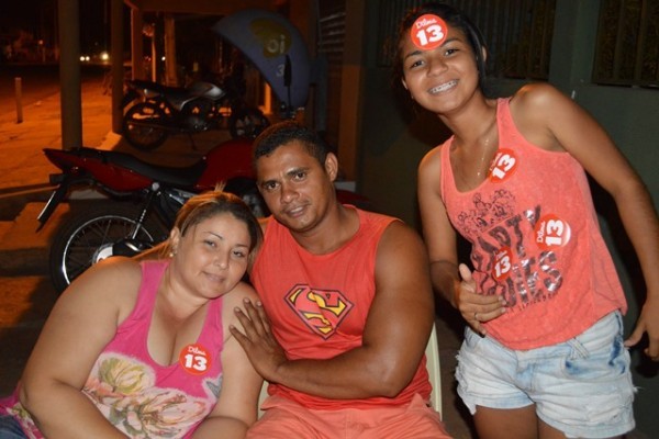 Petistas Freitenses comemoram reeleição da Presidente Dilma Rousseff  - Imagem 1