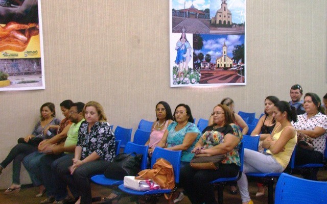 Secretaria promove encontro para elaboração do Plano Municipal de Educação - Imagem 2