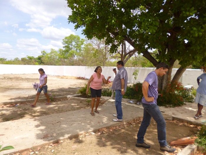 Prefeito acompanha limpeza nos cemitérios - Imagem 7