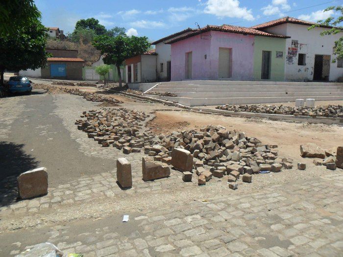 Prefeitura inicia recuperação de calçamentos - Imagem 2