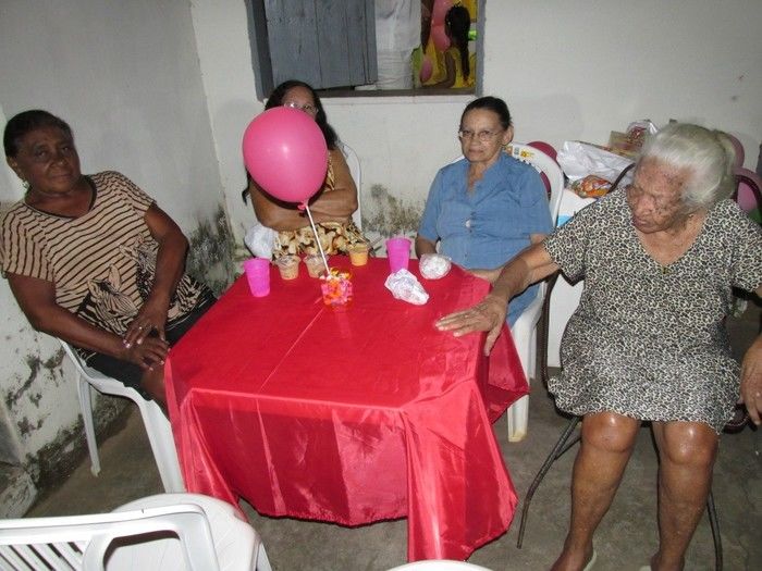 Bisavó de 96 Anos participa do aniversario de sua Bisneta no Bairro Baixa em Agricolândia - Imagem 10