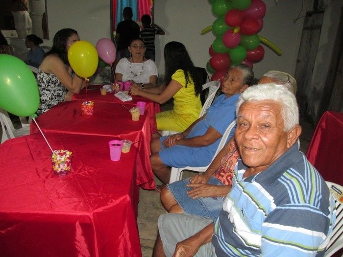 Bisavó de 96 Anos participa do aniversario de sua Bisneta no Bairro Baixa em Agricolândia - Imagem 4