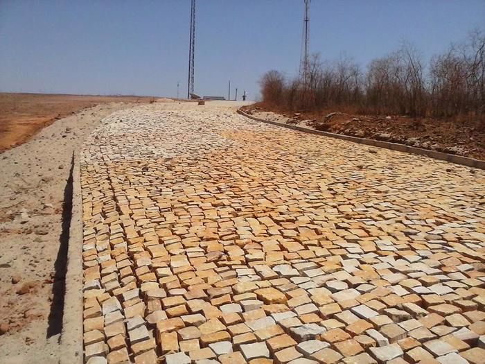 Obras do calçamento na rua de acesso ao nicho da Capela Nossa Senhora de Fátima está em fase de conclusão - Imagem 2