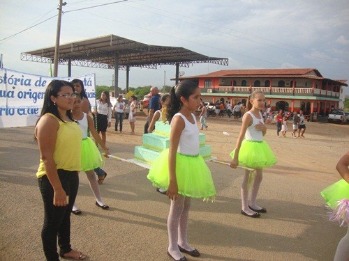 Curimatá comemora 61 anos de história e população presenteada com um grande Show e Desfile Cívico - Imagem 9