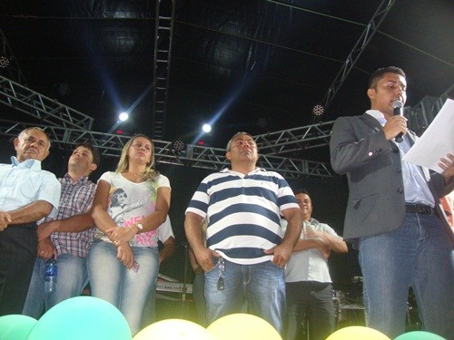 Curimatá comemora 61 anos de história e população presenteada com um grande Show e Desfile Cívico - Imagem 17