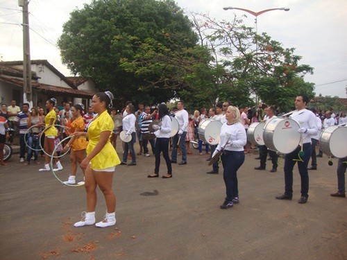 Curimatá comemora 61 anos de história e população presenteada com um grande Show e Desfile Cívico - Imagem 13