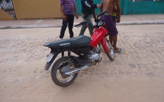 Polícia recupera moto roubada e captura dois acusados durante operação - Imagem 4