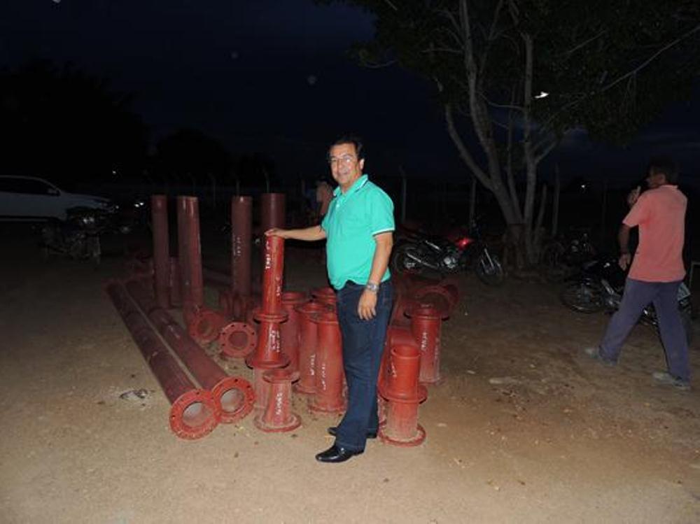 Em Água Branca obras de esgotamento sanitário recebem novos equipamentos