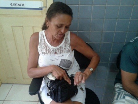 Filha agride com um soco no rosto e tenta matar a própria mãe - Imagem 1