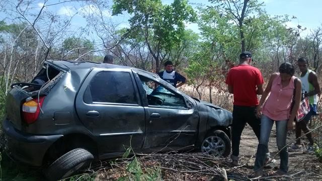 Fiat capota, mata um e deixa quatro feridos em Valença. Veja Fotos / - Imagem 7